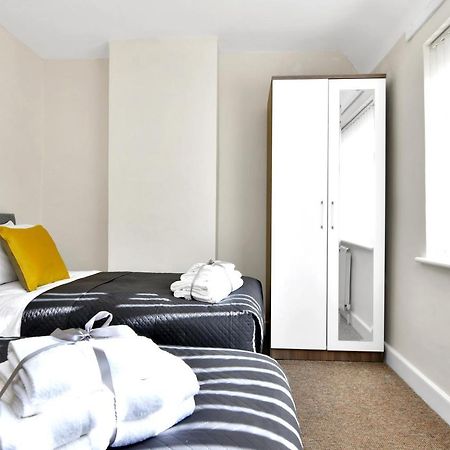 Xclusive Living Stay Near Airport & Nec, The Whitecroft Sheldon  Eksteriør billede