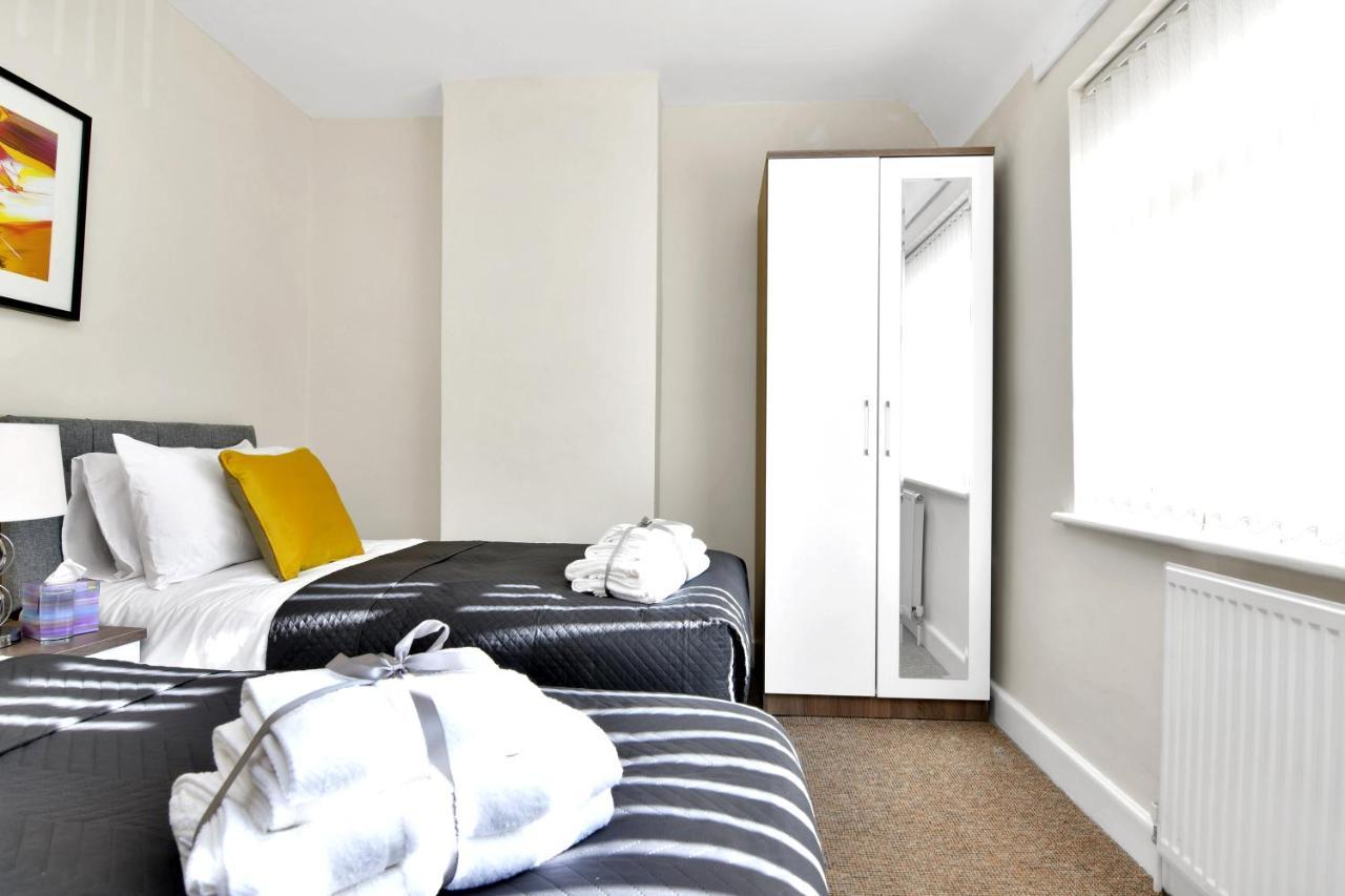 Xclusive Living Stay Near Airport & Nec, The Whitecroft Sheldon  Eksteriør billede