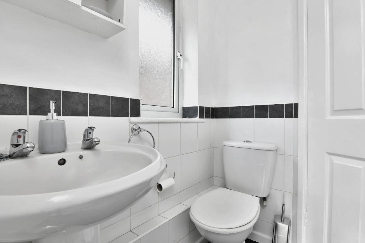 Xclusive Living Stay Near Airport & Nec, The Whitecroft Sheldon  Eksteriør billede
