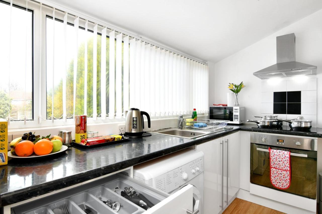 Xclusive Living Stay Near Airport & Nec, The Whitecroft Sheldon  Eksteriør billede